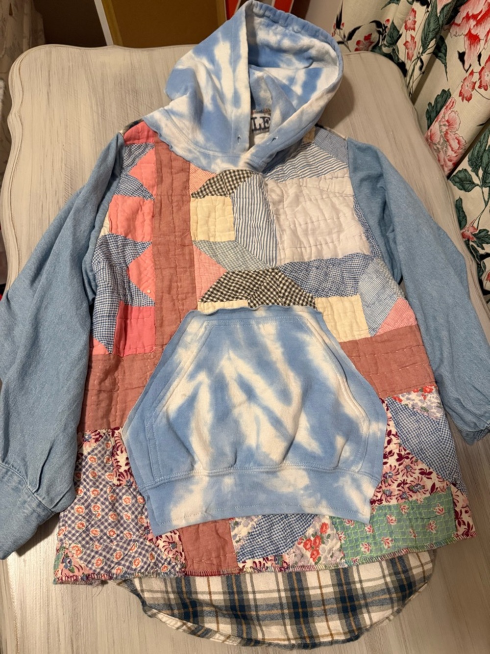Upcycle by Jelbe Women's Blue Patchwork Tie-Dye Hoodie Sweatshirt